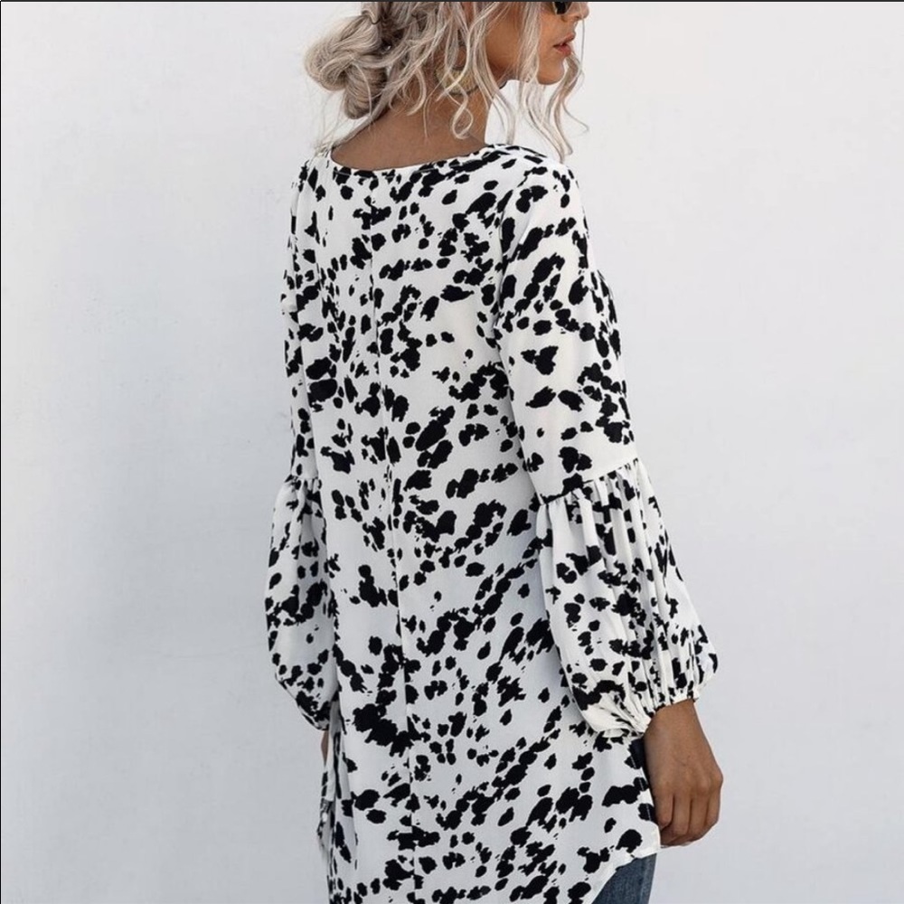 Black / White Lace Up Tunic! - Picture 3 of 7